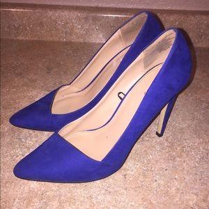 Suede Pumps size 8
